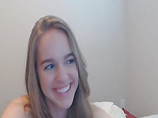 Horny Blonde Babe Fingering Pussy on Cam