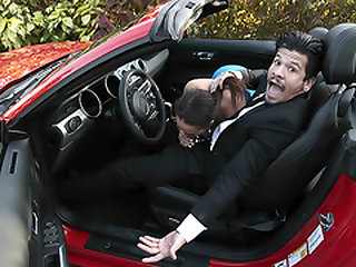 Pranking A Gold Digger